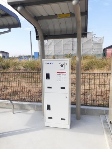 カバナトゥアン　メゾン　Ａ棟のエントランス|宅配BOX付きで不在時の荷物の受け取りに便利です☆