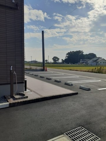 カバナトゥアン　メゾン　Ａ棟の駐車場|駐車スペースもあります☆