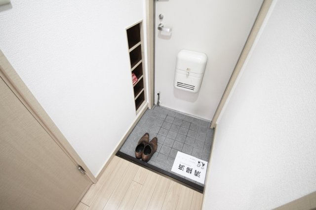 コーポ鼓ヶ滝A・B棟の玄関