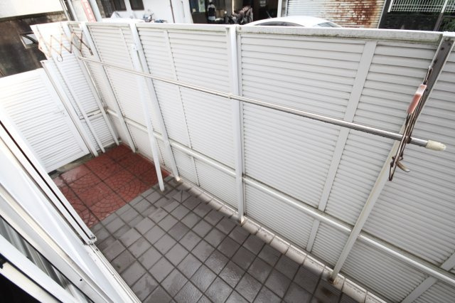 コーポ鼓ヶ滝A・B棟のバルコニー