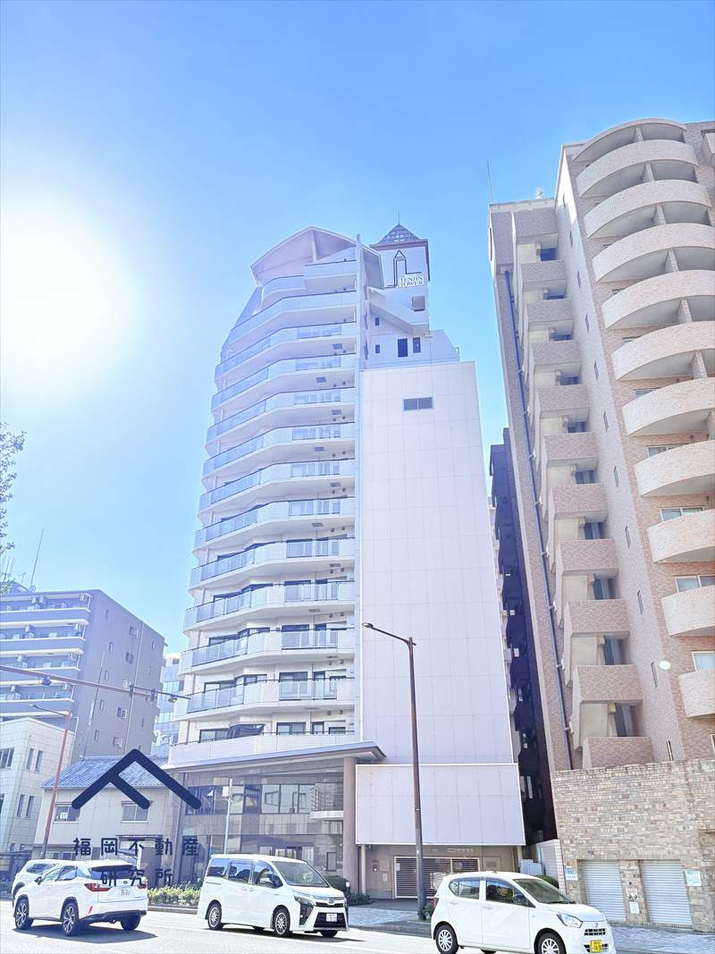 ジョイナス天神タワーの外観