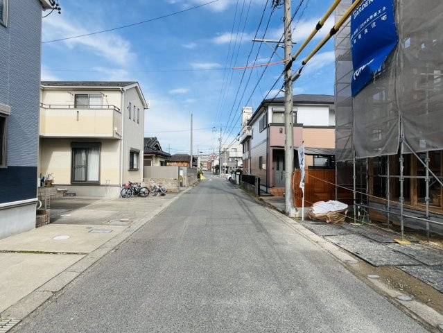 東海市富木島町前田面120番2『仲介手数料無料』新築戸建ての前面道路含む現地写真