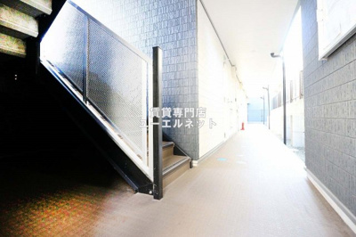 【エントランス】 | リブリ江坂 | 毎日通る場所だからこそ、洗練された空間に