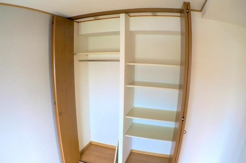 大和高田市本郷町の賃貸マンションの収納