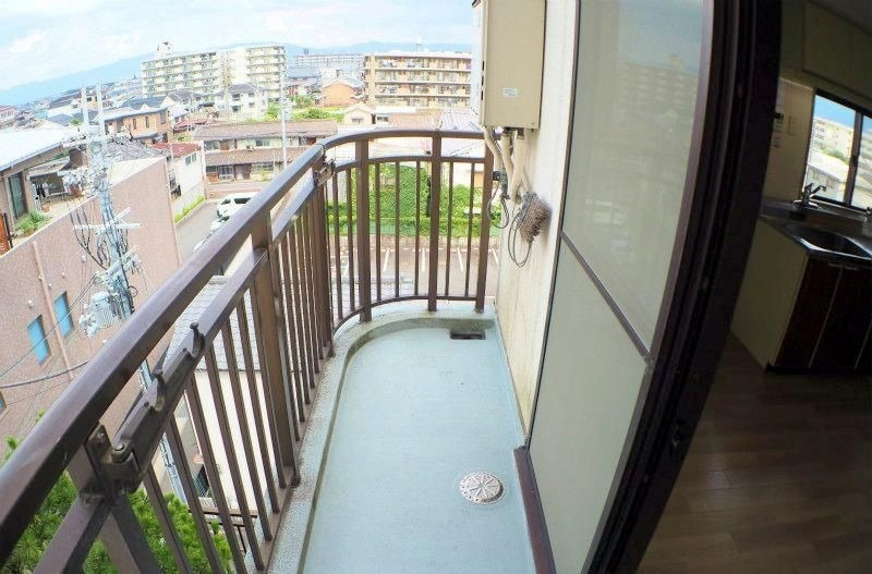 大和高田市本郷町の賃貸マンションのバルコニー
