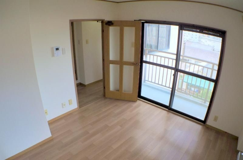 大和高田市本郷町の賃貸マンションの居間・リビング