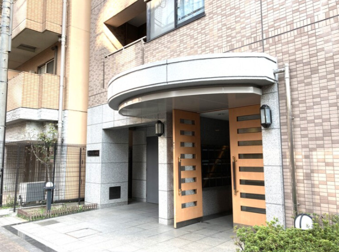 マルソ松が谷のエントランス