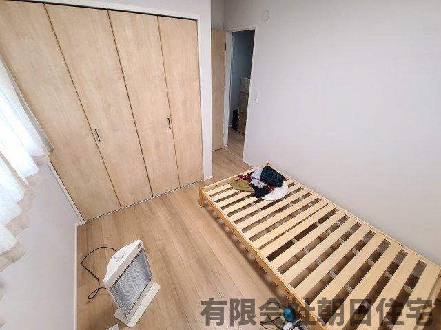 【洋室】 | 斐川町黒目築浅戸建 | 明るい洋室です