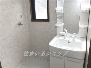 広島市安佐北区落合２丁目の賃貸マンションの洗面所|シャンプードレッサー・窓あり