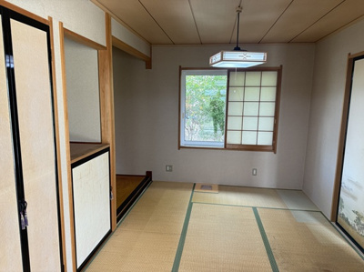 【和室】 | 佐久市岩村田佐久長聖高校北中古住宅 | 畳が劣化しています