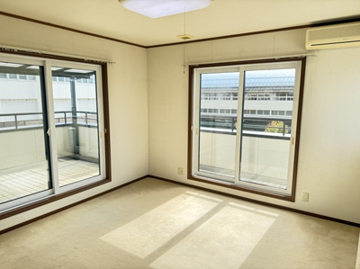 【洋室】 | 佐久市岩村田佐久長聖高校北中古住宅 | ２Ｆ南西側