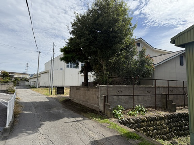 【前面道路含む現地写真】 | 佐久市岩村田佐久長聖高校北中古住宅