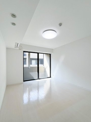 【居間・リビング】 | ブローニュ府庁前