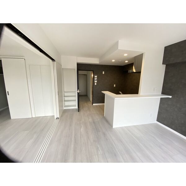 菊池郡菊陽町大字津久礼の賃貸マンションの居間・リビング