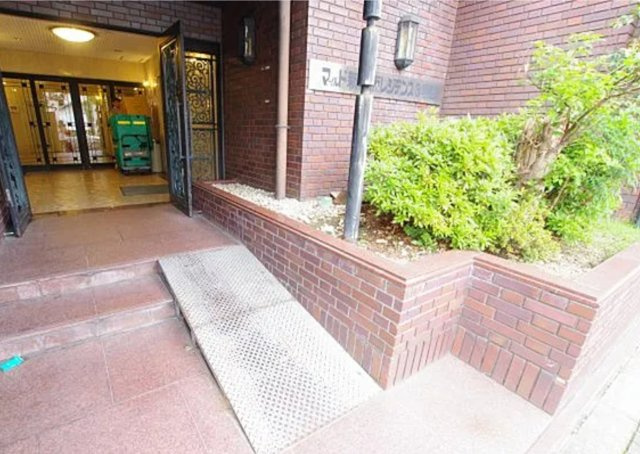 ★ポータル未掲載★「新大阪駅徒歩9分」1棟売マンション　＜マイルド新大阪レジデンス3号館＞のエントランス