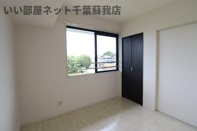 エミーハイツの洋室|ゆったりした洋室です