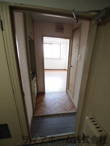 大和高田市西三倉堂２丁目の賃貸マンションの玄関|ゆったりとした玄関です