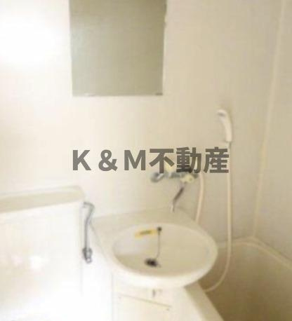 ＴＲＡＤ新柏の洗面所|明るい洗面所です