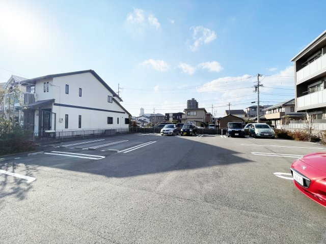ＦＯＲＥＮＡＢＲＵＮ徳島の駐車場