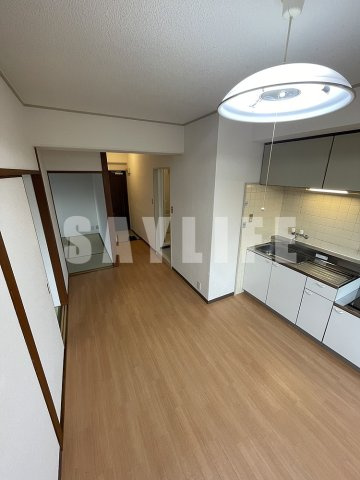 ロイヤルメゾンテルの居間・リビング