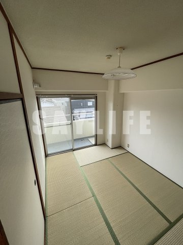 ロイヤルメゾンテルの和室