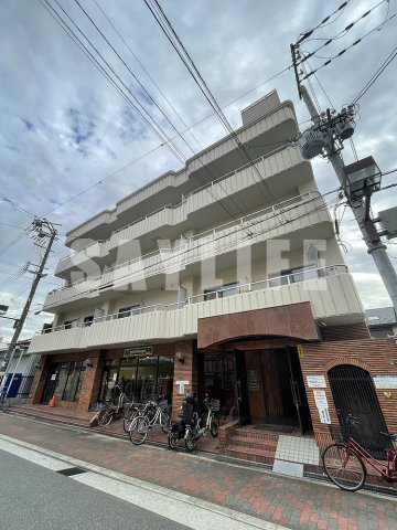 ロイヤルメゾンテルの外観