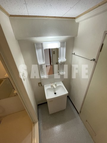 ロイヤルメゾンテルの洗面所