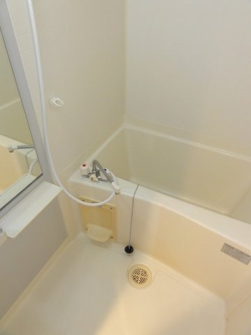 トラッド美里Ａの浴室