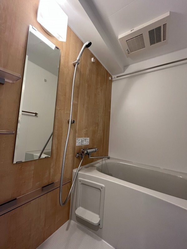 クレイシアＩＤＺ芦花公園の浴室