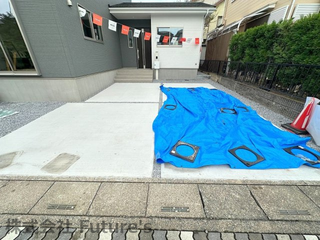 松伏町ゆめみ野東3丁目　新築平屋戸建　全1棟の駐車場|カースペース並列2台可能