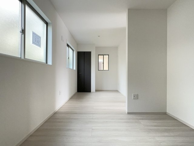 松伏町ゆめみ野東3丁目　新築平屋戸建　全1棟の洋室|9.4帖の洋室は2部屋に分けることが出来ます