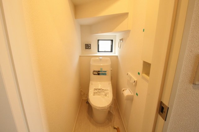 土佐市高岡町乙　新築戸建　　のトイレ|1F