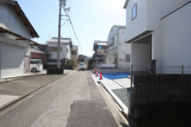 土佐市高岡町乙　新築戸建　　の前面道路含む現地写真|東側　4.0ｍ　公道
