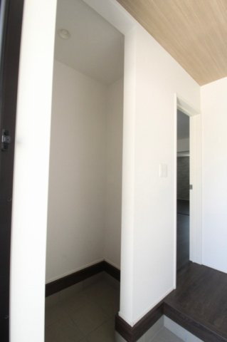 土佐市高岡町乙　新築戸建　　の収納|シューズインクローク