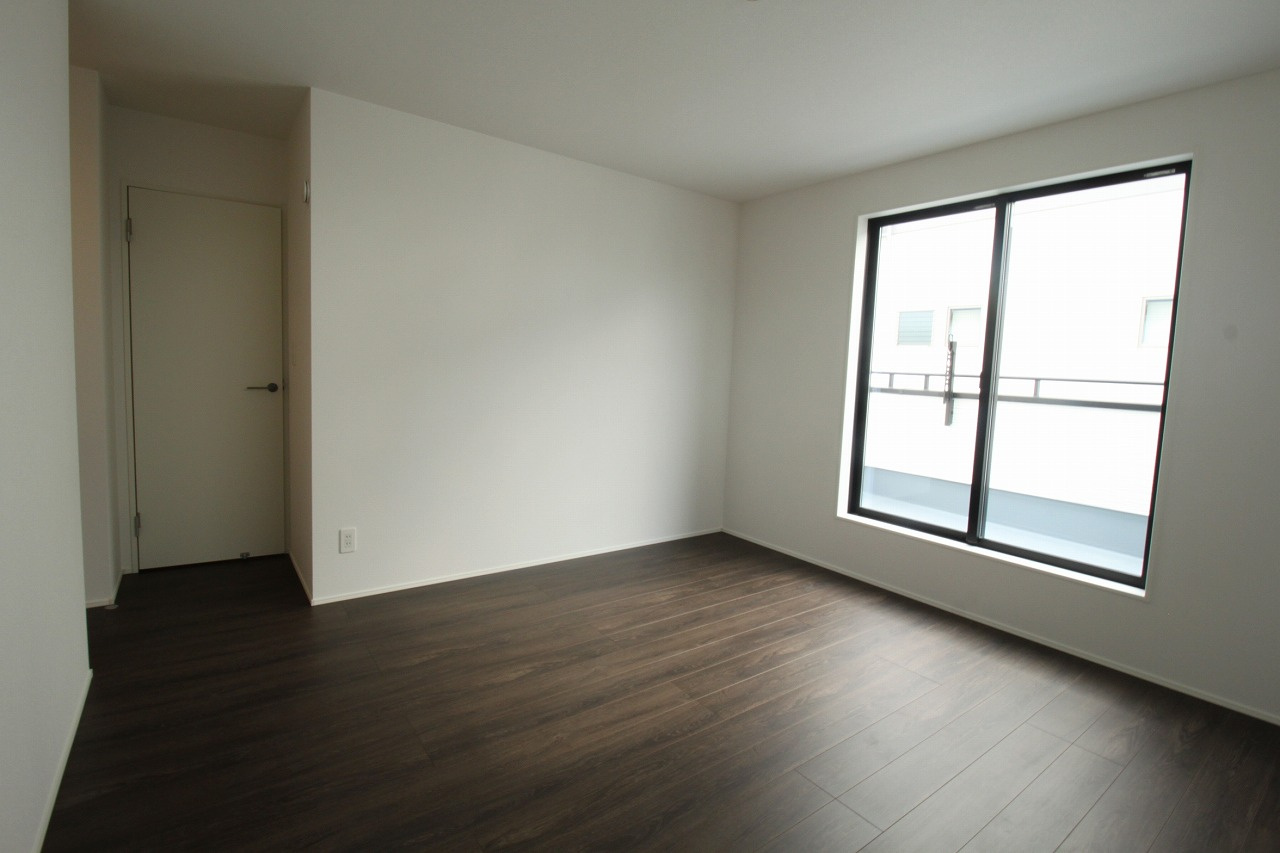 土佐市高岡町乙　新築戸建　　の寝室|2F　南西の部屋　8.5帖