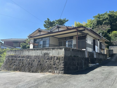 【外観】 | 天道町売家 | 東側は約8mの道路に面し、陽当たり良好です。