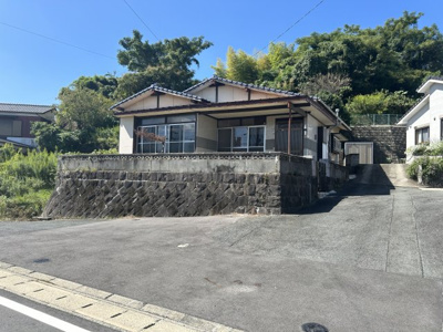 【外観】 | 天道町売家 | 敷地から道路までゆったり。小さなお子様でも安心ですね。