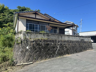 【外観】 | 天道町売家 | 敷地から道路までゆったり。小さなお子様でも安心ですね。