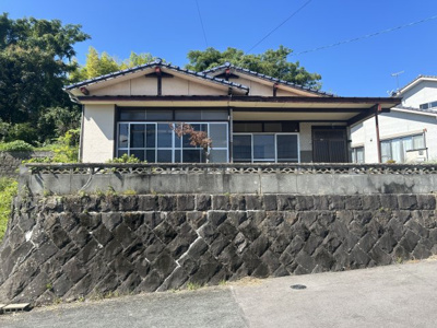 【外観】 | 天道町売家 | 敷地から道路までゆったり。小さなお子様でも安心ですね。
