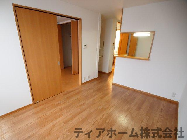 プランドール神楽の居間・リビング|ゆったりとしたリビングです