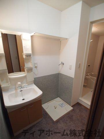 プランドール神楽の洗面所|広い洗面スペース