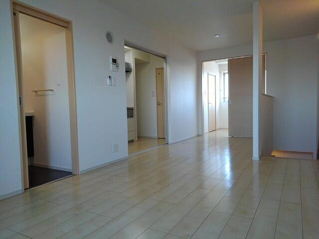 パレス　アムールⅡの居間・リビング