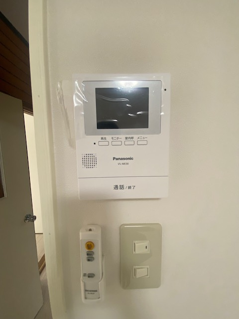 都城市鷹尾１丁目の中古一戸建の防犯設備|TVモニター付きインターホン