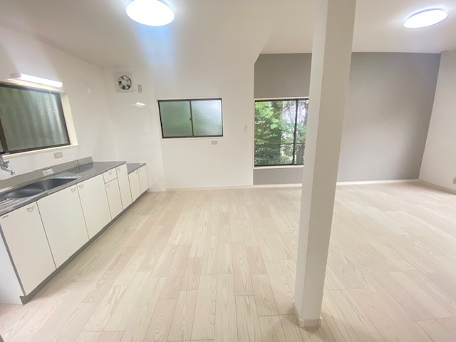 都城市鷹尾１丁目の中古一戸建の居間・リビング