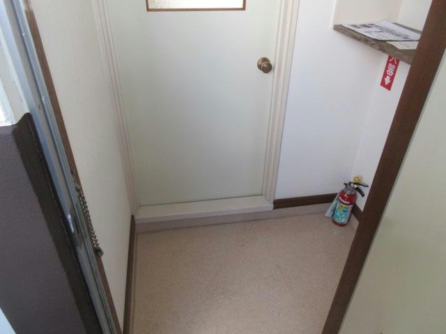 ダイヤハイツの玄関