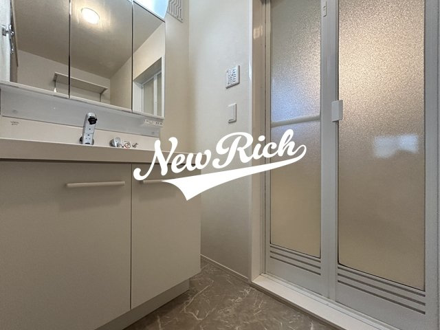 前橋市総社町総社のアパートの独立洗面台