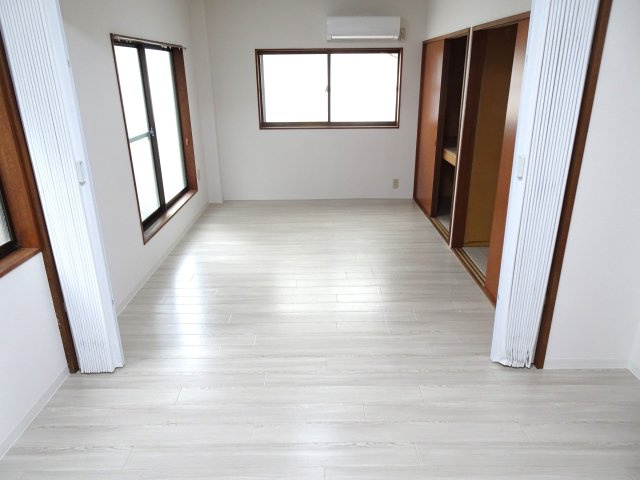 安田マンションの洋室