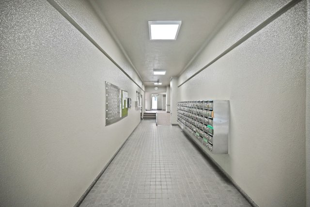 マンション塚口のエントランス|共用部