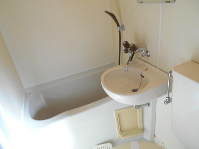 ライブコア石神井台の浴室