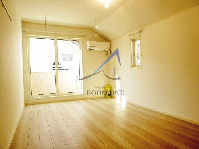 シャンブルIIの居間・リビング|洋室のお部屋です。